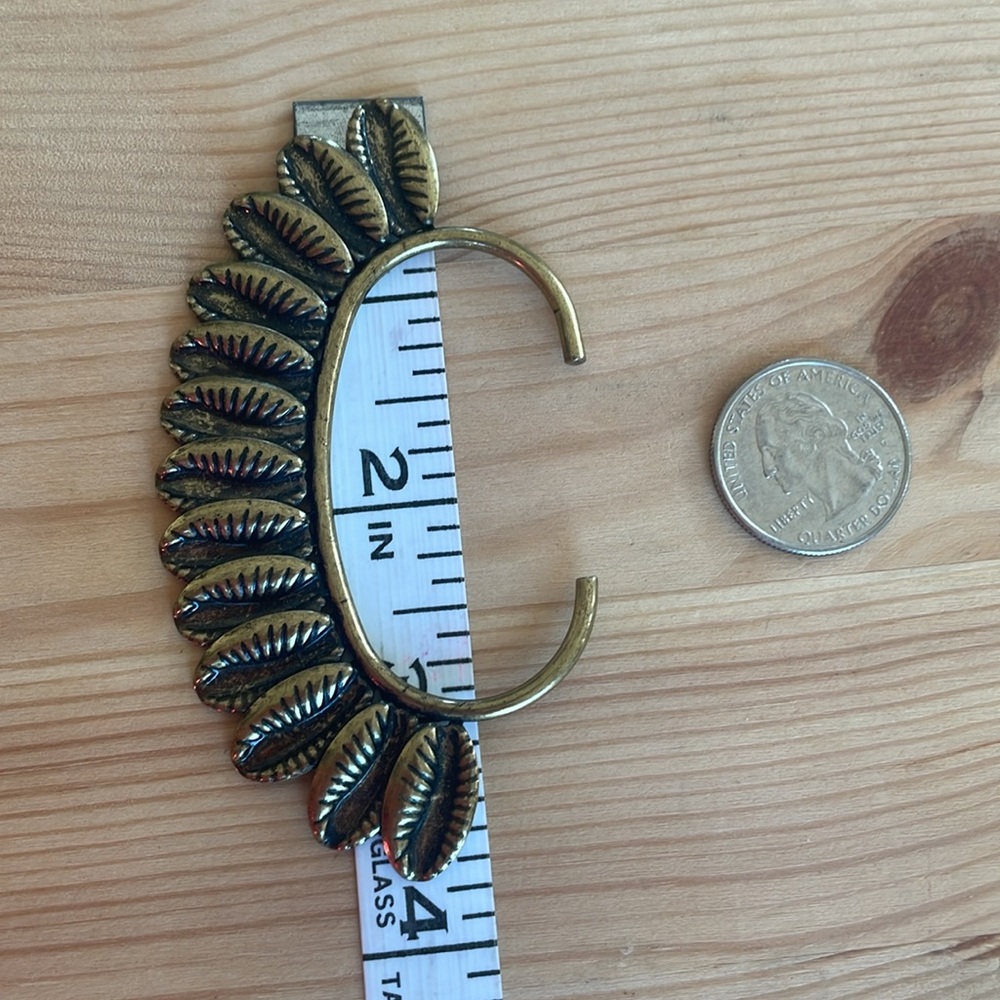 Cowrie ear cuff ASOS - Picture 2 of 4